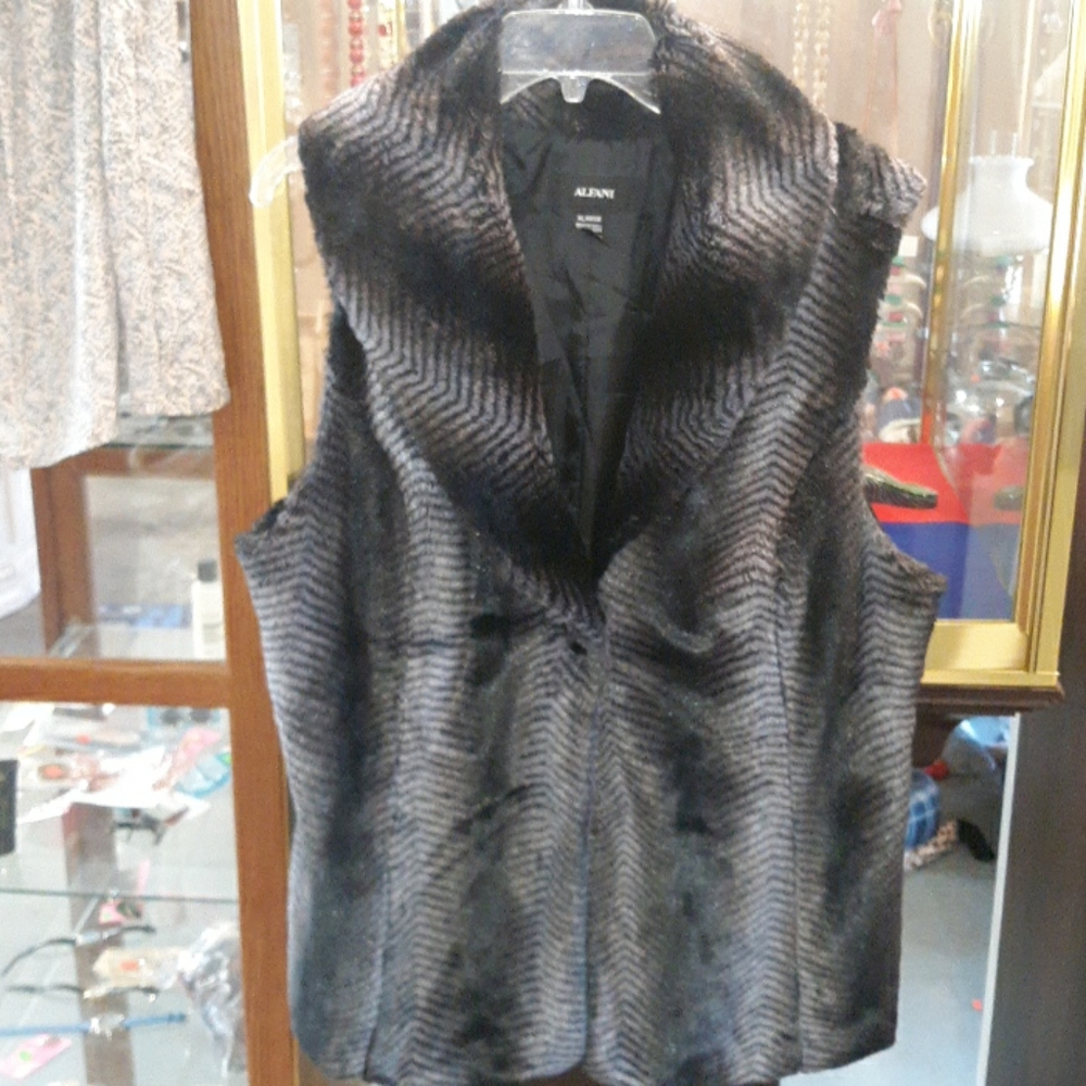 Alfani size Xl vest